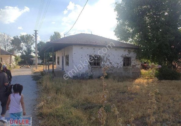 Gülsüt Yakınında 921 Metrekare Tek Tapulu Arsa Ve Müstakil Evimiz