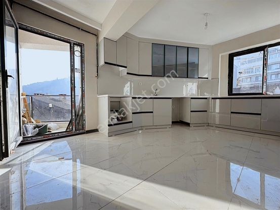 Çekirgede Sıfır Asansörlü Otoparklı 2+1 Satılık Daire