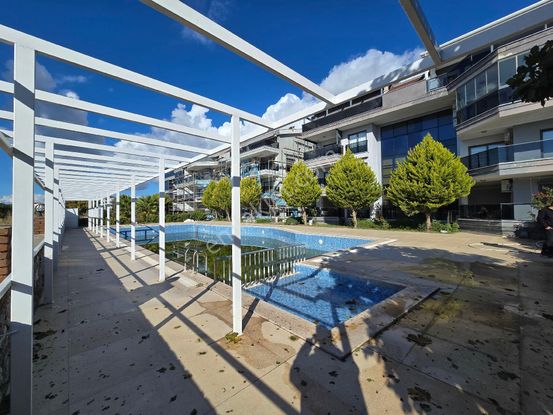 Didim Altınkum'da Havuzlu Site İçi Bölgenin En Büyük 1+1 Dairesi !