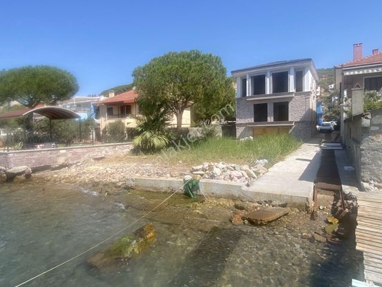 Ayvalık Ta Satılık Yalı.merkeze Yakın.