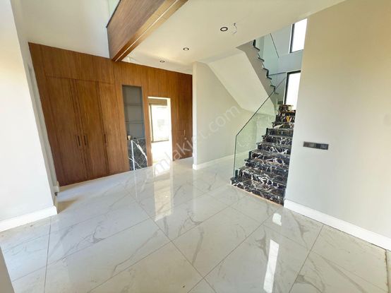 Döşemealtı Çıplaklı 5+1 Sıfır Oturuma Hazır Fırsat Villa