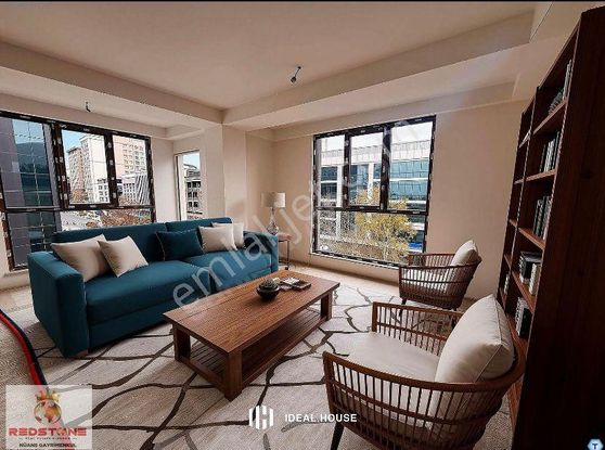 Kısa Katlı Bina 2+1 Sıfır Cadde Üzeri Satılık Daire