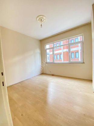 Tarcanlar'dan Turan Güneş Caddesi Üzeri Kiralık Daire