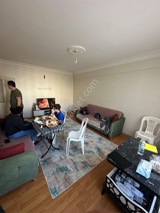 Kemalettin Mah. 3+1 Ara Katta 14 Yıllık Satılık Daire Fırsatı