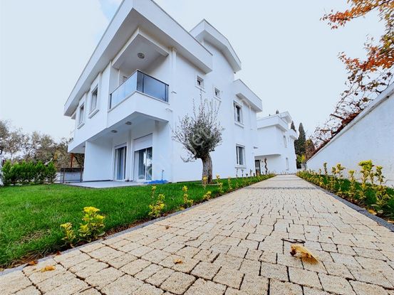 Venüs'den,güre'de Doğanın İçinde Geniş Bahçeli 5+1 Lüks Villa