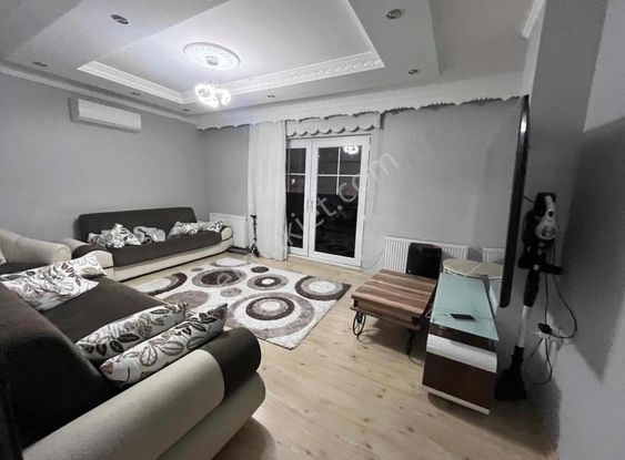 Bozbey'den Tandoğan Mh.si Buhara Caddesi Üzerinde Asansörlü 2+1