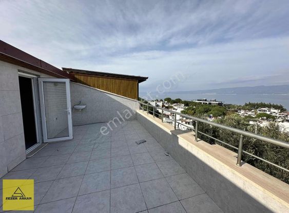 Pelitköy Sahilde Deniz Manzaralı 4+1 Eşyalı Villa