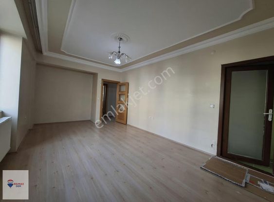 Remax Dem' Den Demirkent Osmanlı Mah. Site İçinde Kiralık 3+1