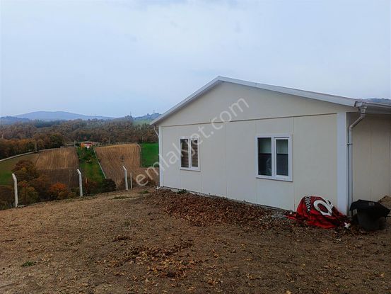 Fitoz Gayrimenkulden İçerisinde Refabrik Ev Bulunan Satılık Arsa