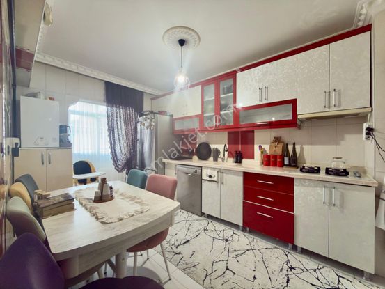 Ufuk Kılıç Emlak'tan Bulvar Yakını K.otopark Asansör E.banyo 3+1 Daire