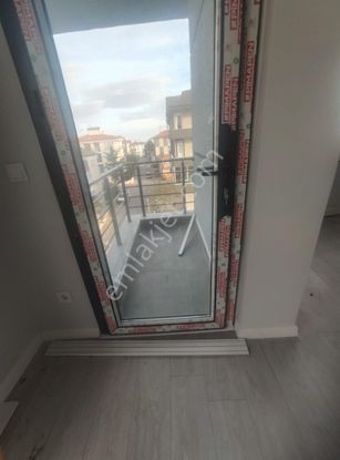 Büşra Gayrimenkulden Yeni Mah Satılık Daire 3+1 Kat 3 Ebeveyin Banyolu 120m2 İskanlı