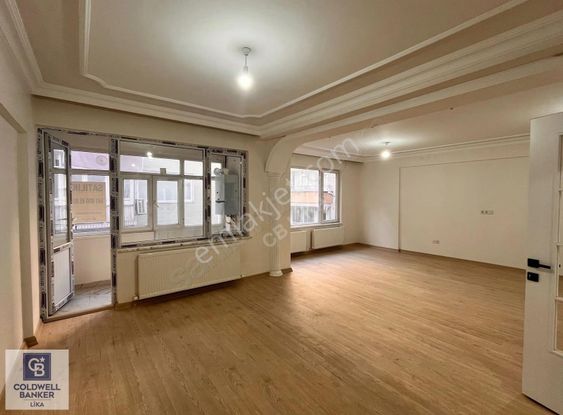 Trabzon Meydan'da Satılık İçi Komple Yenilenmiş Fırsat Daire