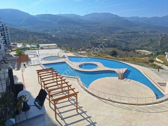 Kuşadası Eşin Golf Sitesinde Yüksek Giriş Emsalinin Altında