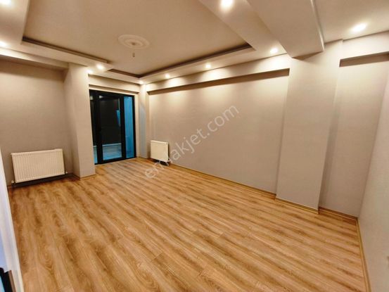 Eyüp Rami Yeni Mh. 2+1 , Sıfır, Lüks, Arakat , Asansörlü , Bereç Metroya 3-4 Dk