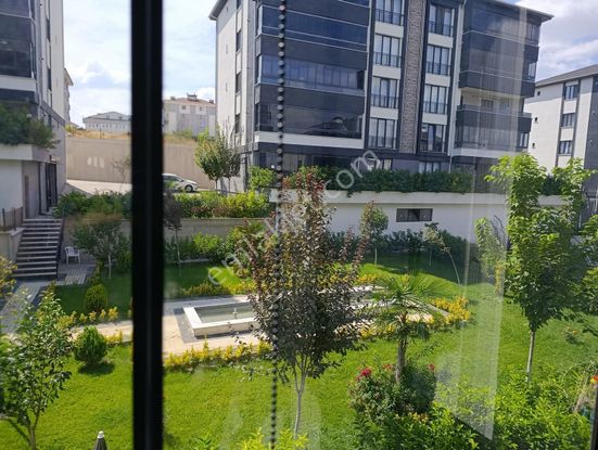 Kariyer Gayrimenkul'den Ultralüks Siteiçi Arakat Daire Satılık