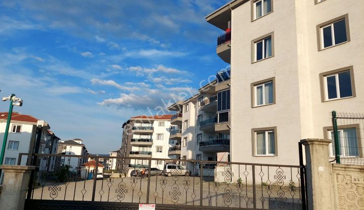 Kariyer'den Alanyurtta 3+1 Site İçi Satılık Daire