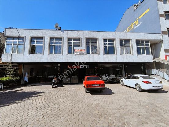 Kariyer'den Bursa Eskişehir Karayolu Üzerinde 600 M² Kullanım