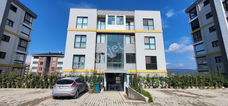 Kariyer'den Alanyurt Eva 231 Sitesinde 3+1 Arakat 140 M² Kiralık