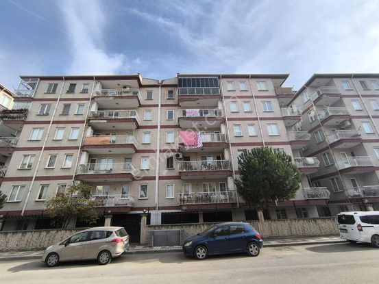 Kariyer'den İnegöl Merkezde Enerji Sit. 140m² 3+1 Kiralık Daire