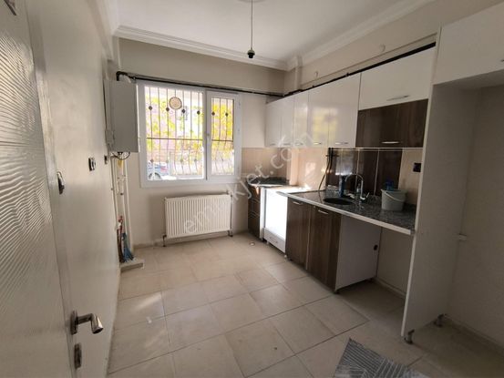 Bağcılar Demet Evler Civarı Satılık 2+1 Yüksek Giriş Kat Daire..