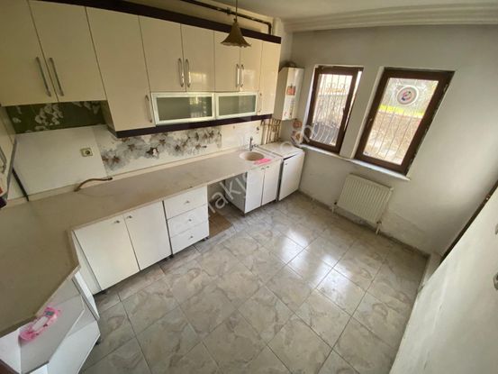 Ulubatlı Hasan Mh'de Harikalar Diyarı Metrosu Karşısı Satılık 3+1 Daire