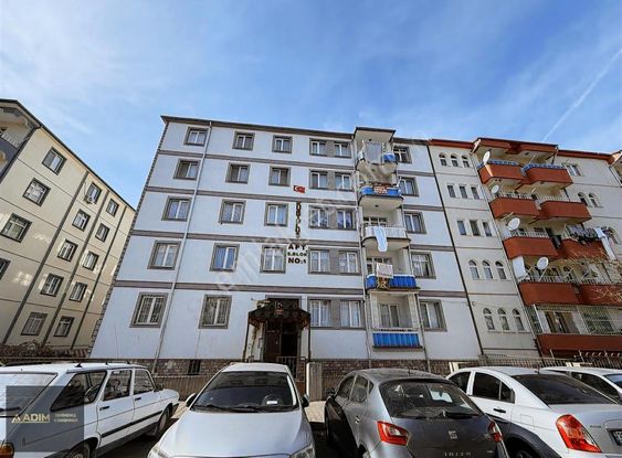 Ziya Gökalpde Harika Konumda İçi Full Yapılı Satılık 3+1 Daire