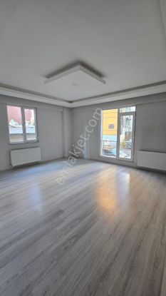 Demir Emlak Gayrimenkulden Şehitler De Yüksek Giriş 3+1 Dairemiz Satılıktır