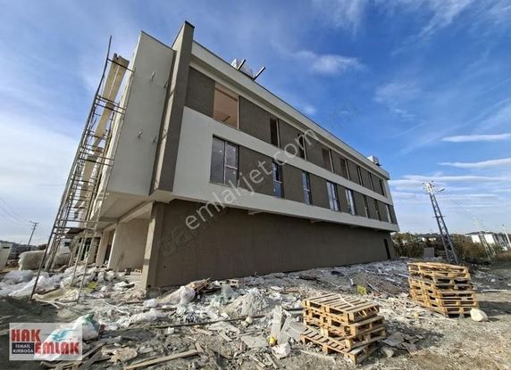 Hak Emlak'tan Beyciler Mah.de İkinci Kat Satılık 3+1 Geniş Daire