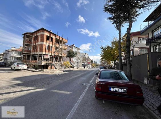 Yedişehitler Mahallesinde Satılık 1+0 Temiz Bahçe Kat Apart