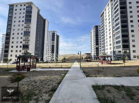 An-ka'dan Nazlıcan Sitesinde Ara Kat Ultra Lüx Satılık Daire