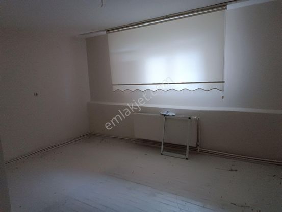 Yenişehir Merkezde Satılık 3 Artı 1 Güneşli İçi Yapılı 3 Artı 1 Satılık Yarı Bodrum Kat Daire