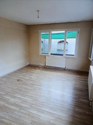 Belediye, Kapalı Pazaryeri, Marketlere Yakın,doğalgazlı, Bakımlı