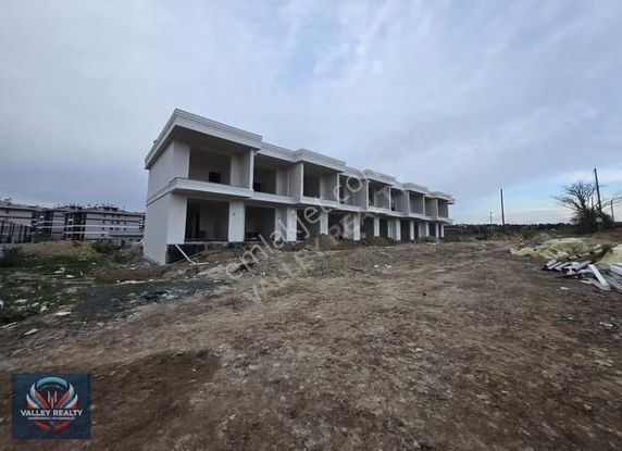 Valleyden Önerler Mah. Özel Otoparklı Modern 2+1 Satılık Villa!