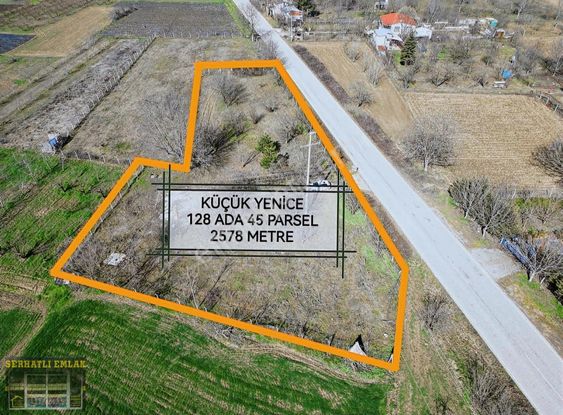 Serhatlı'dan Kurşunlu Asfaltına Cephe İçinde Ev Olan Bahçe