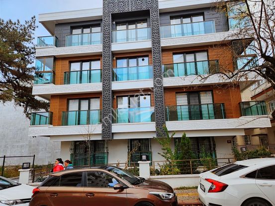 Aydınlıkevler Mah. Çevreli Cad. Yakını 3+1 Yapılı Asansörlü