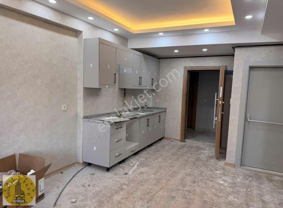 Acil !! Acil!! Eşyalı Kiracılı Satılık Elit Daire De 1+1 Daire