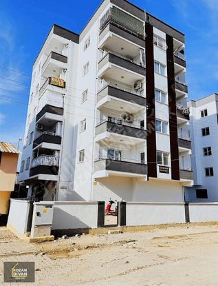 Kozan Divan Emlak'tan Güneri Caddesi Üzerinde Kapalı Mutfak 2+1