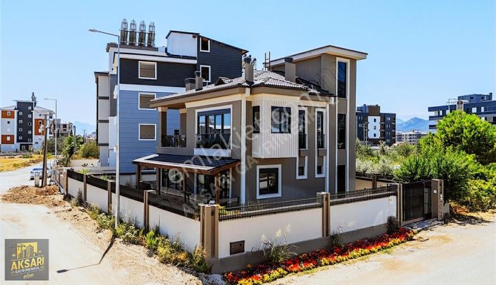 Döşemealtında 3+1 Ultra Lüks Satılık Villa Takasa Uygun