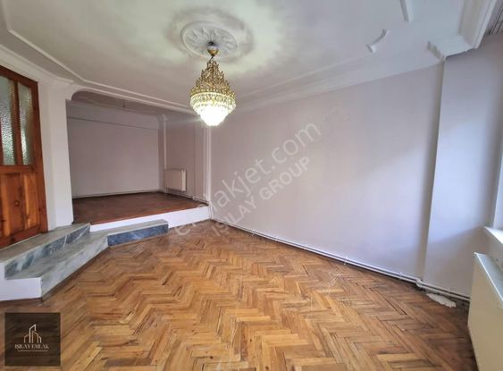 Afyon Kurtuluş Caddesi Kiralık Temiz Daire