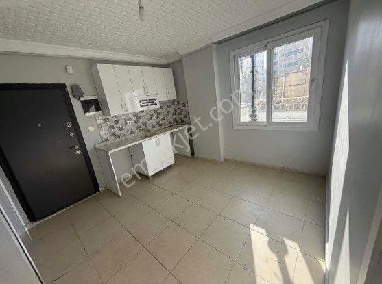 Gürselpaşa’da Havuzlu Sitede Ferah 1+1 Kiralık Daire