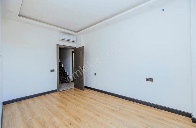 Fırsat Satılık Müstakil Havuzlu 5+1 Villa