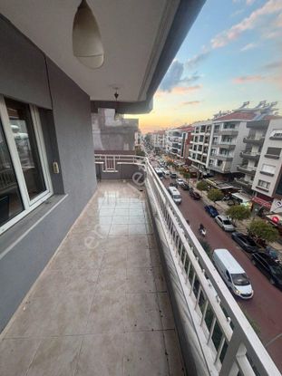 Tc Emlaktan K,ralık Cınarlı Cadde Üzeri Daire Doğalgazlı