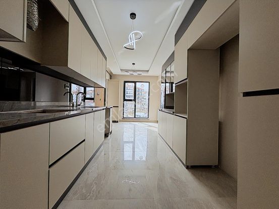 Yuvam Gayrimenkul'den Trend Caddenin Yanında 4+1 Acil Satılıkk