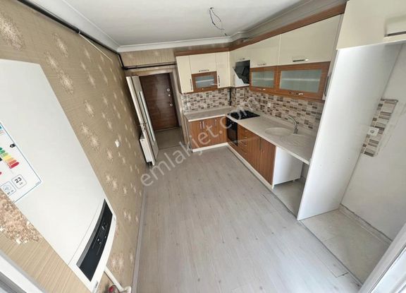 Kanunide Ara Katta Asansörlü Masrafsız Genç Bina Fırsat Dairesi