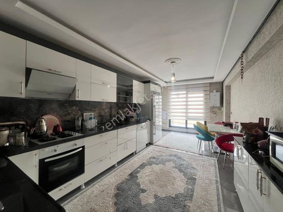 Pursaklar Mehmet Zengin Emlak'tan Otoparklı Lüks Sitede 3.kat 4+1 Hastane Yakını