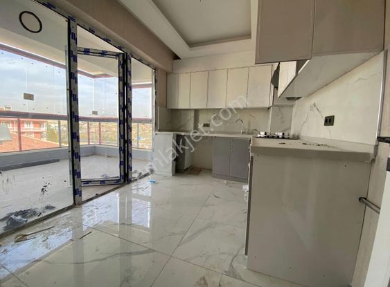 Susuz'da Geniş 2+1 Sıfır Lüks Daire