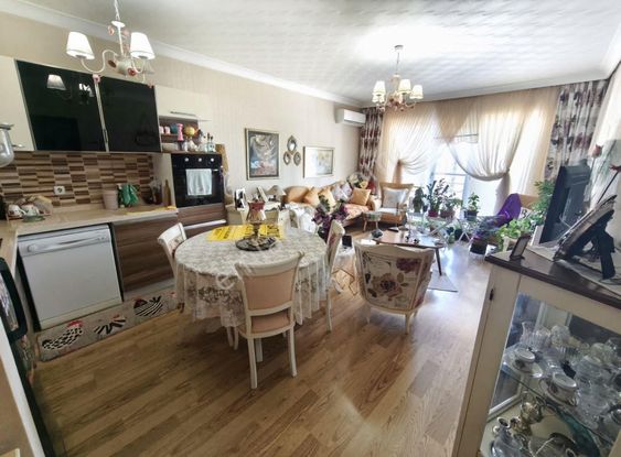 Metroya 5 Dk 70 M2 Geniş Ara Kat Fırsat Daire