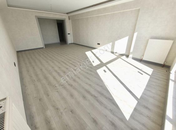 Merkezi Lokasyonda Orman Manzaralı 4+1 Ara Kat Daire