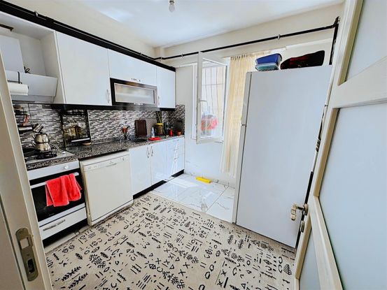 Çetin Gayrimenkul'den Abdulhamitan Cami Yakını Satılık 2+1 Daire