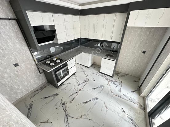 Yenikent Fevzi Çakmak Mh'de 2+1 Giriş Kat Merkezi Konum'da Satılık Daire